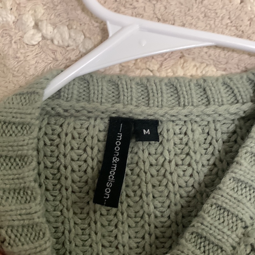 sweater - Picture 2 of 3